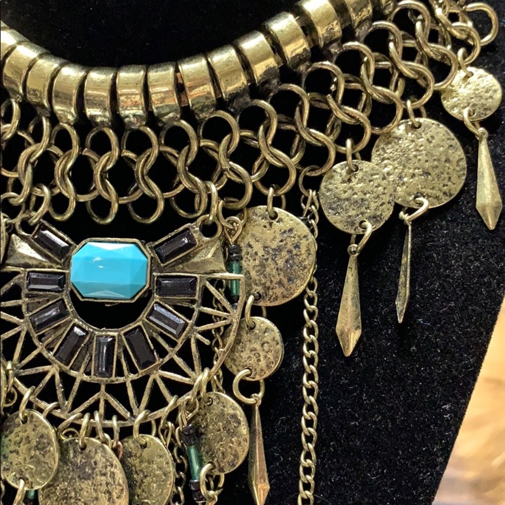 Beautiful necklace - Picture 3 of 4